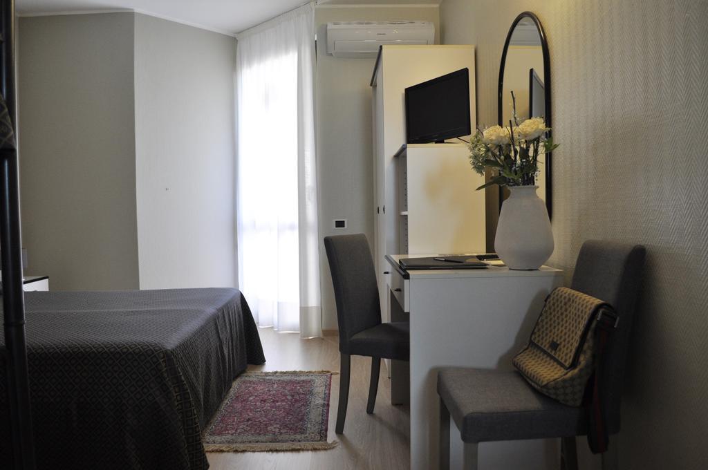 Hotel Est ปีออมบีโน ห้อง รูปภาพ