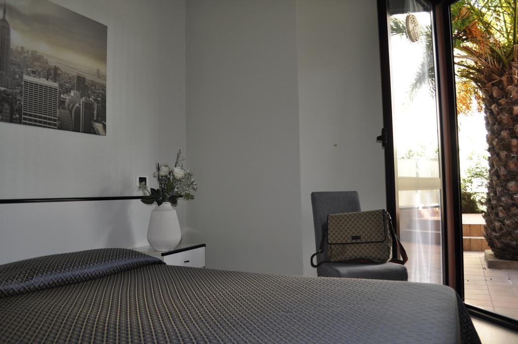 Hotel Est ปีออมบีโน ห้อง รูปภาพ