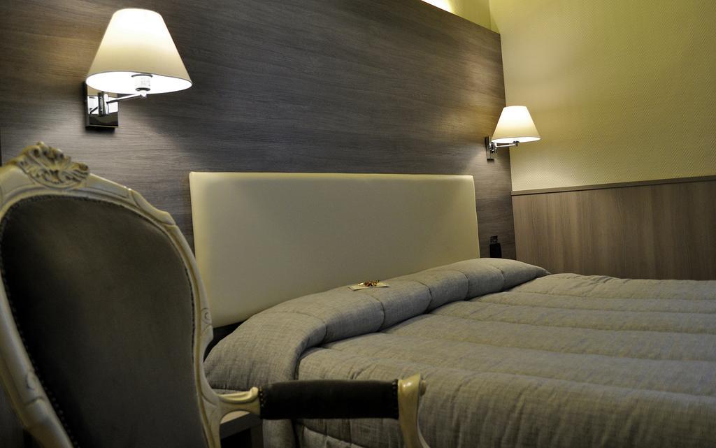 Hotel Est ปีออมบีโน ภายนอก รูปภาพ