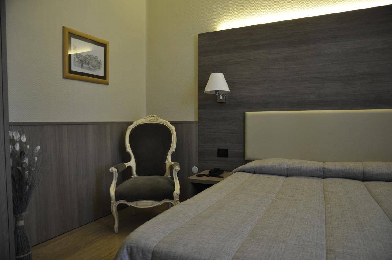 Hotel Est ปีออมบีโน ภายนอก รูปภาพ