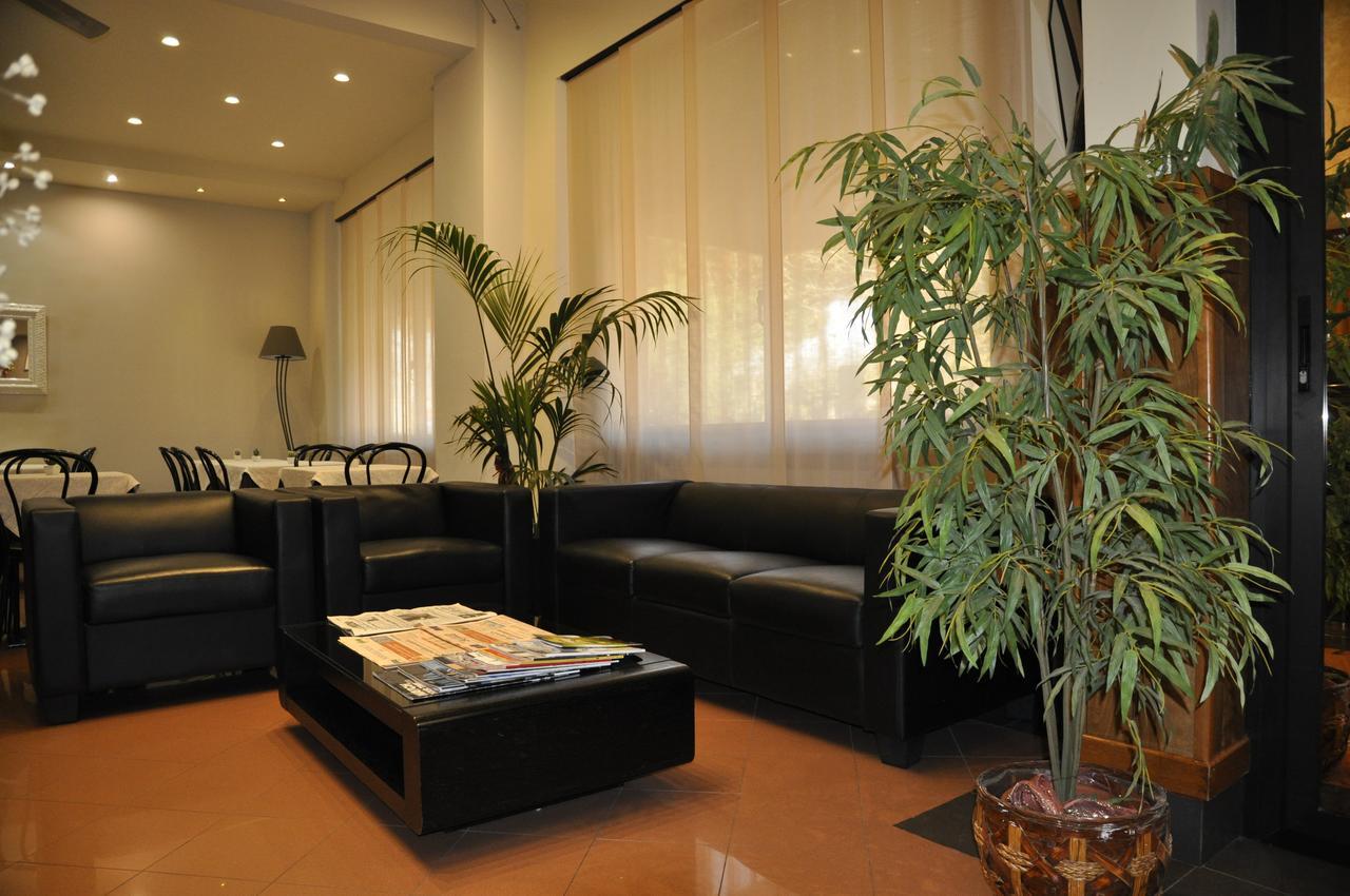 Hotel Est ปีออมบีโน ภายนอก รูปภาพ