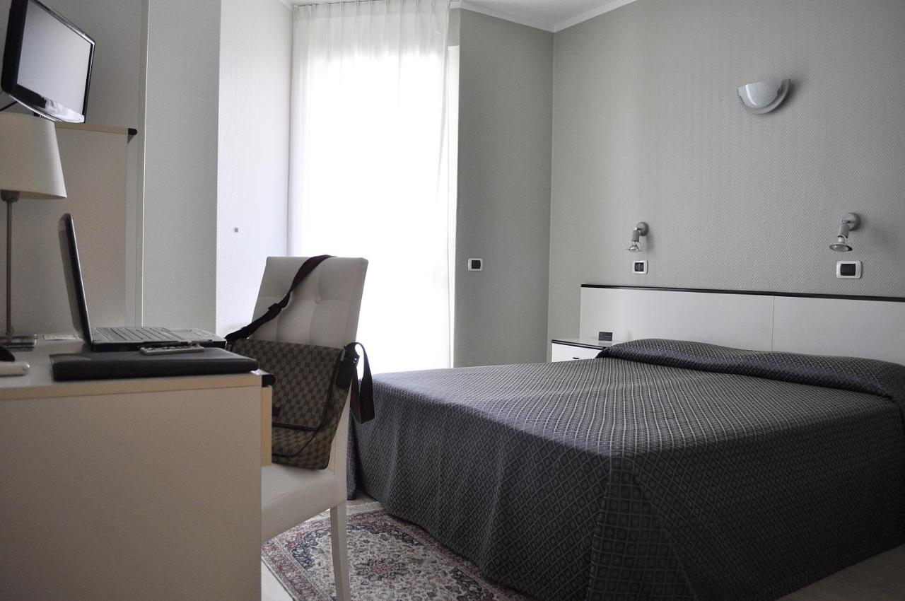 Hotel Est ปีออมบีโน ห้อง รูปภาพ